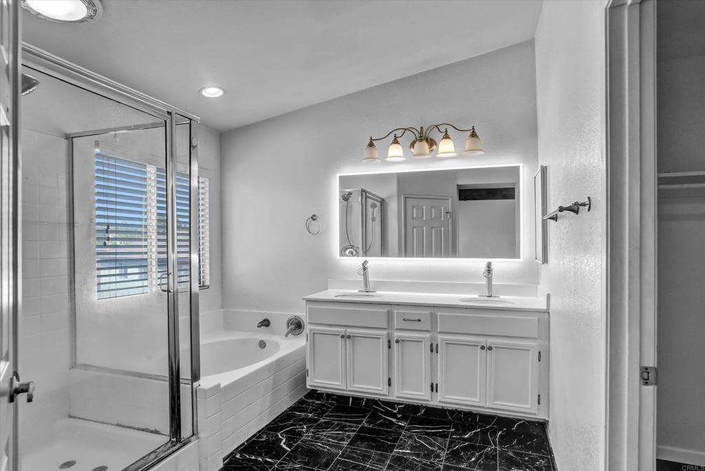 2128 Chateau Ct Property Photo 23