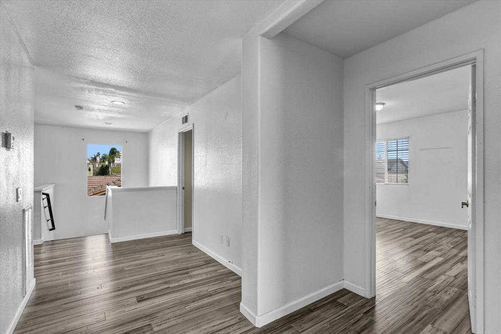 2128 Chateau Ct Property Photo 24