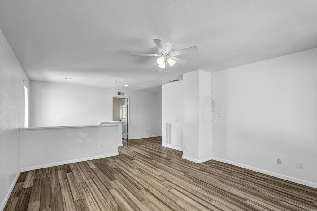 2128 Chateau Ct Property Photo 26