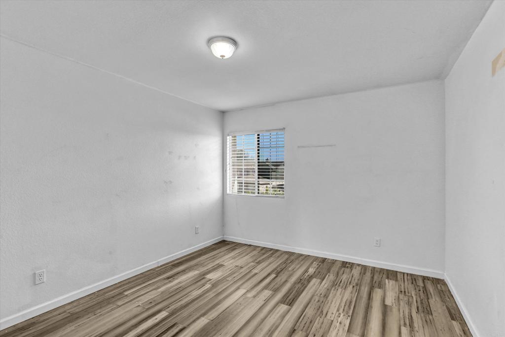 2128 Chateau Ct Property Photo 29