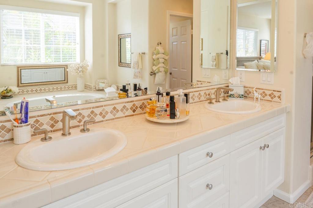 605 Saltgrass Avenue Property Photo 17