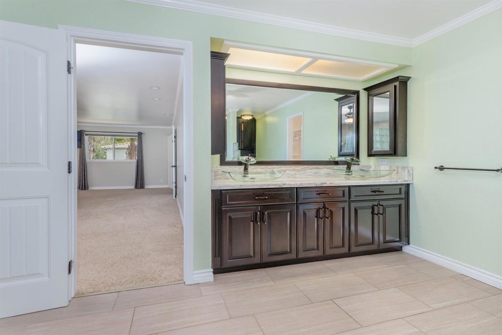 15536 Indian Head Ct Property Photo 15