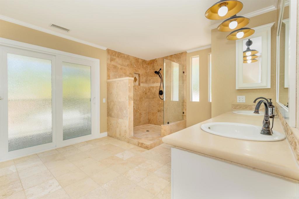 15536 Indian Head Ct Property Photo 19