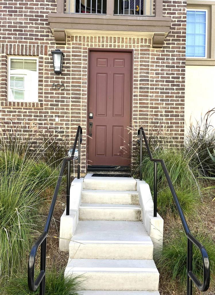 895 Slate Street Property Photo 3