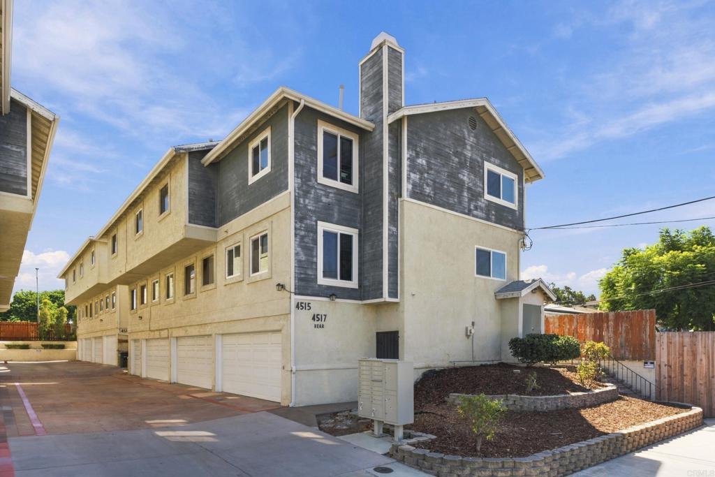 4515 College Way O Property Photo 1