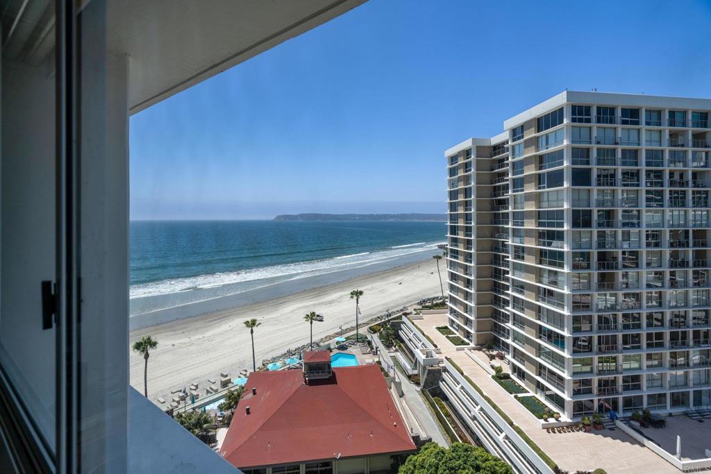 1730 Avenida Del Mundo Property Photo 4