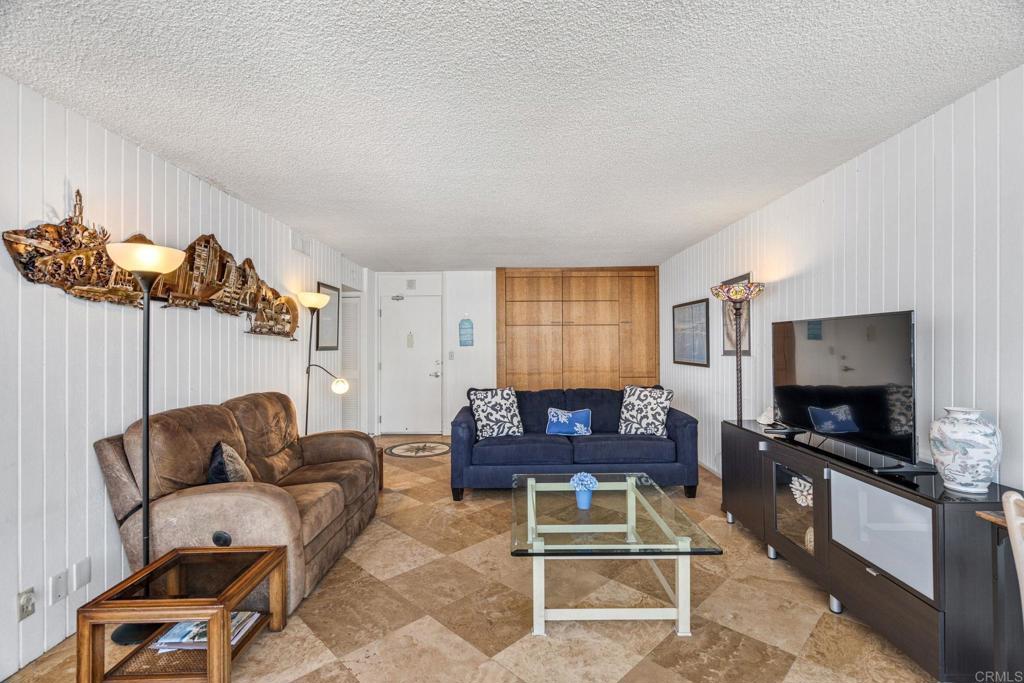 1730 Avenida Del Mundo Property Photo 9