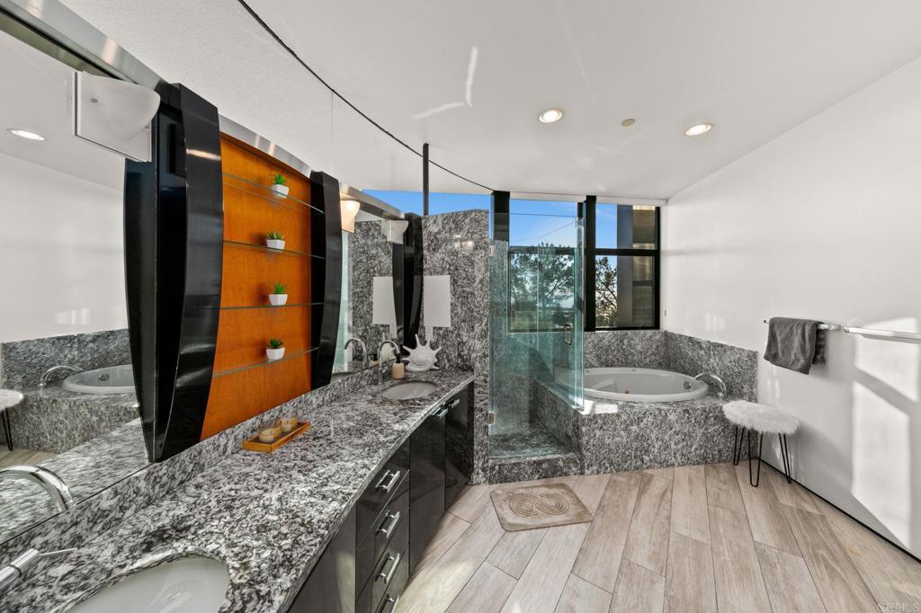 12911 Via Grimaldi Property Photo 41