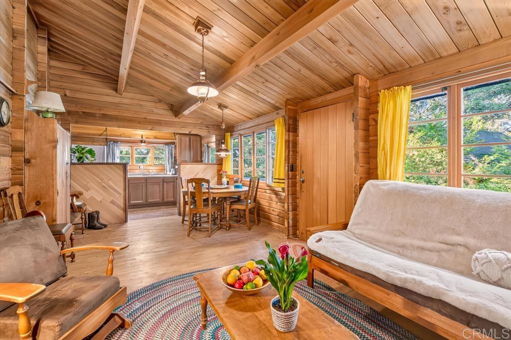 3577 Honeysuckle Trail Property Photo 8