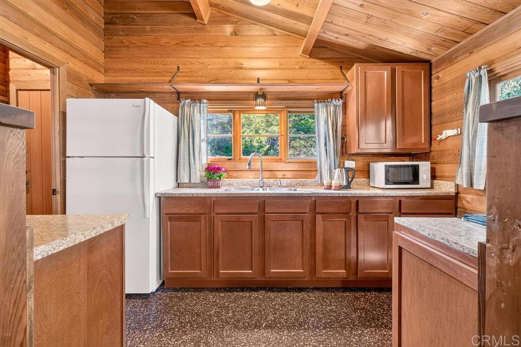 3577 Honeysuckle Trail Property Photo 10