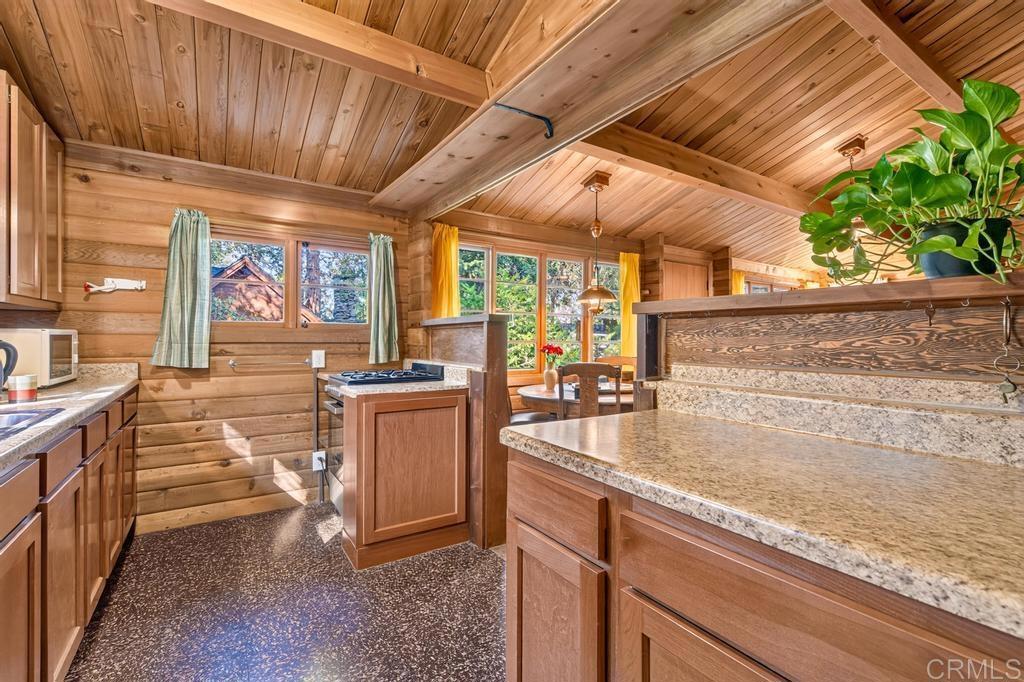 3577 Honeysuckle Trail Property Photo 12