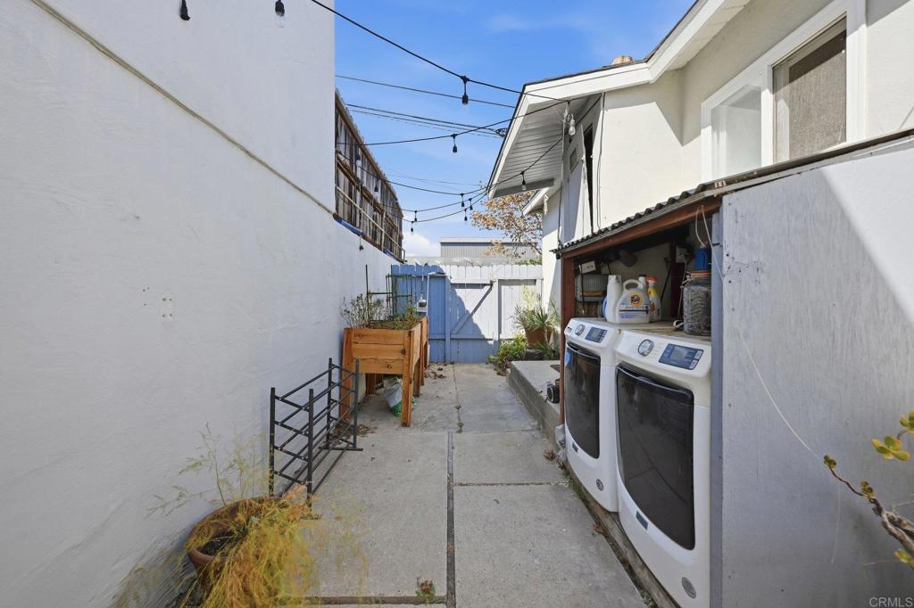 303 305 W F Street Property Photo 29