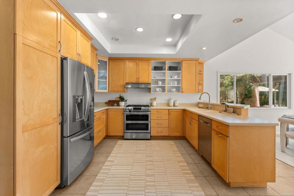 1830 Eucalyptus Avenue Property Photo 8
