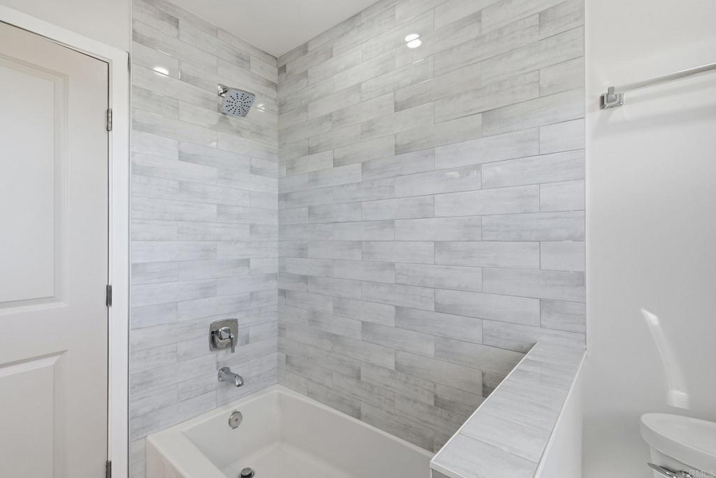 2712 Mateo Place Property Photo 42