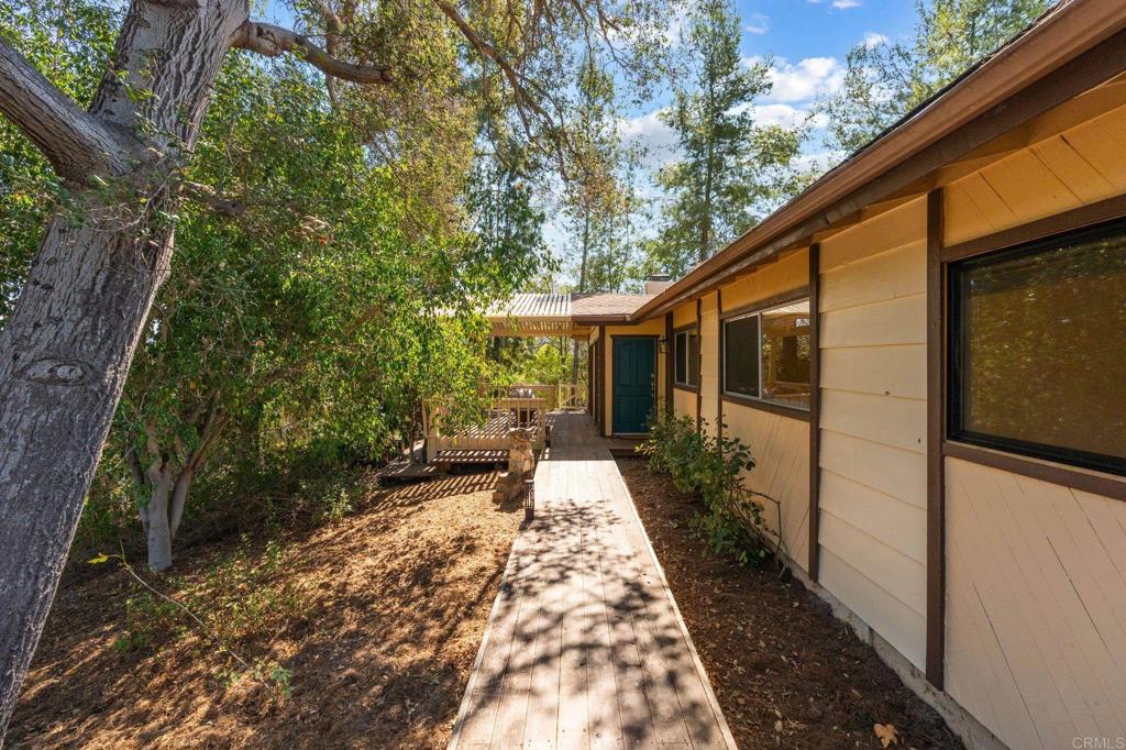 2736 Circle Drive Property Photo 4