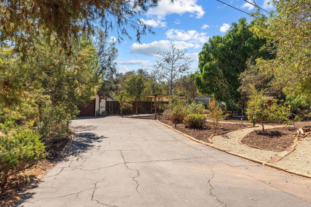 2736 Circle Drive Property Photo 39