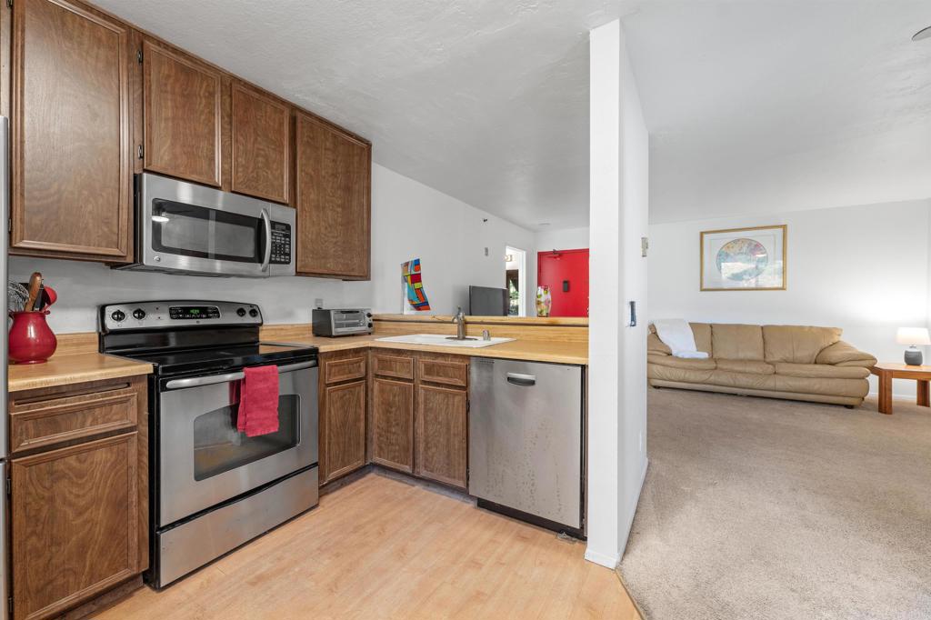 7508 Parkway Drive 108 Property Photo 8