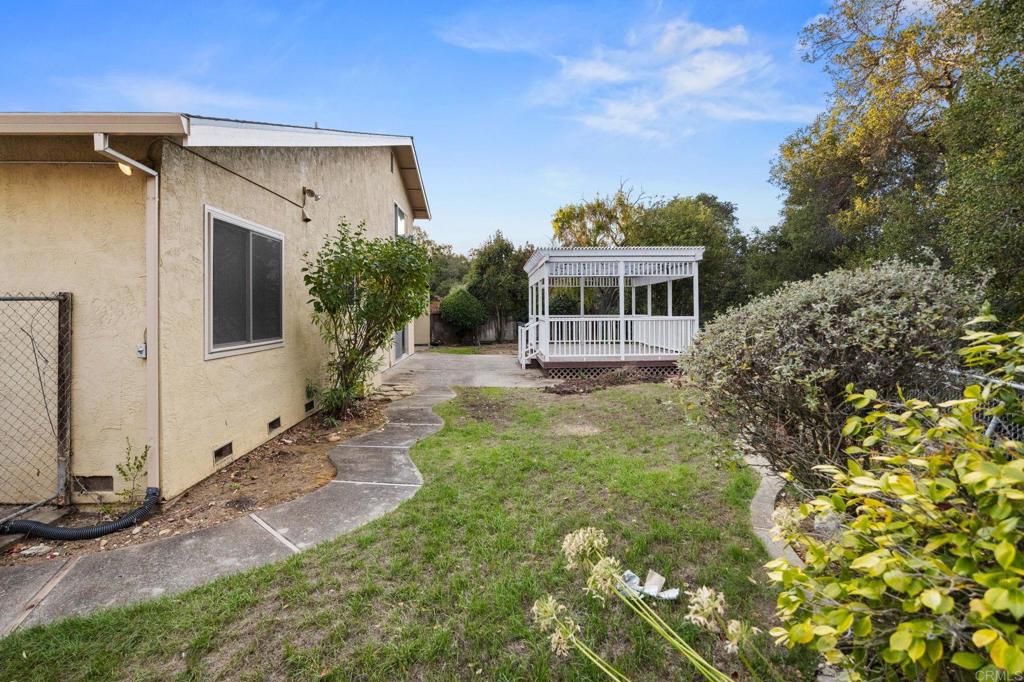 450 Masonic Court Property Photo 32
