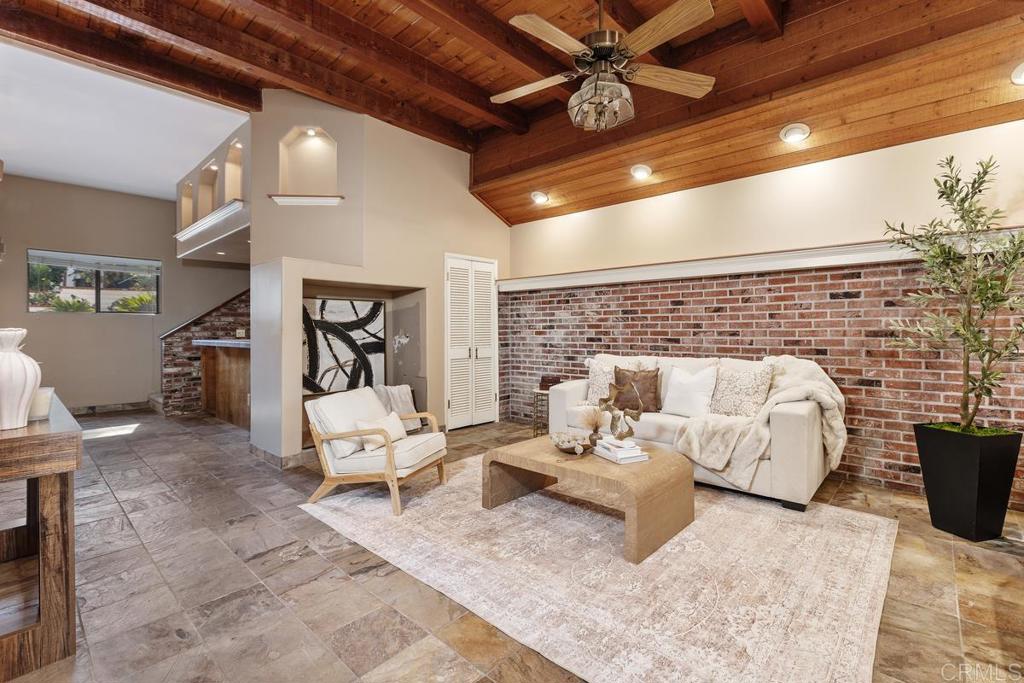 10287 Canyon Drive Property Photo 7