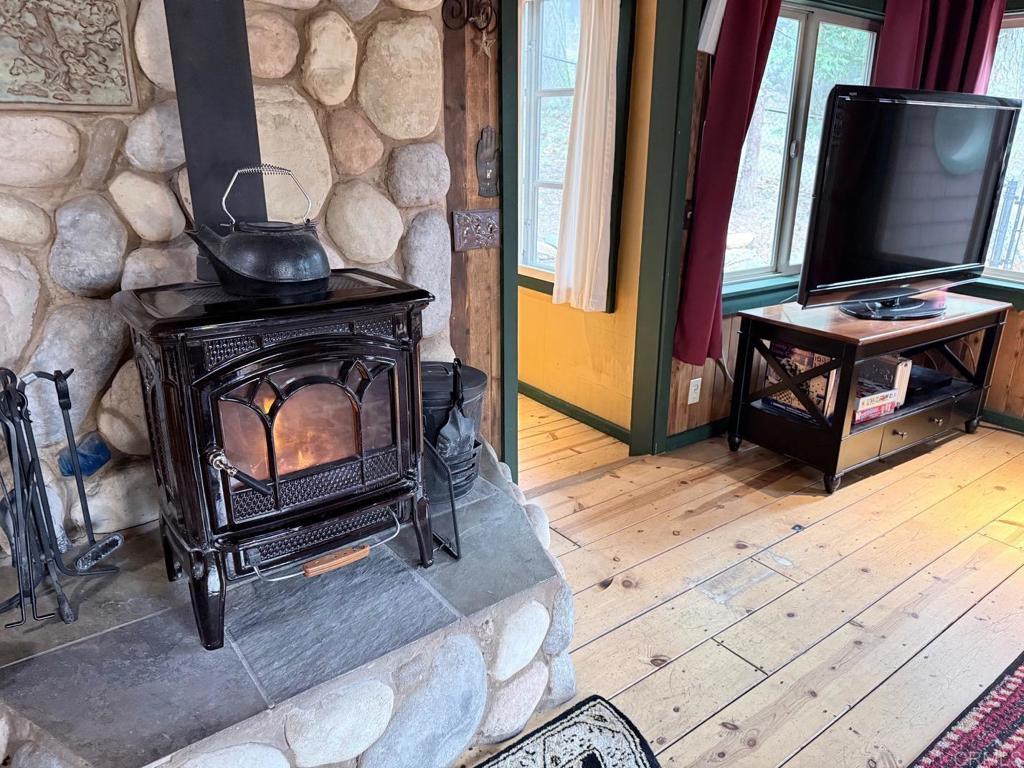 22258 Crestline Road Property Photo 20