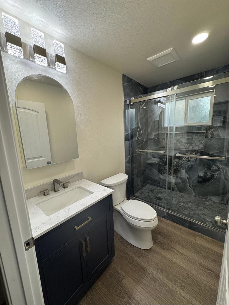 717 Alamo Lane Property Photo 4