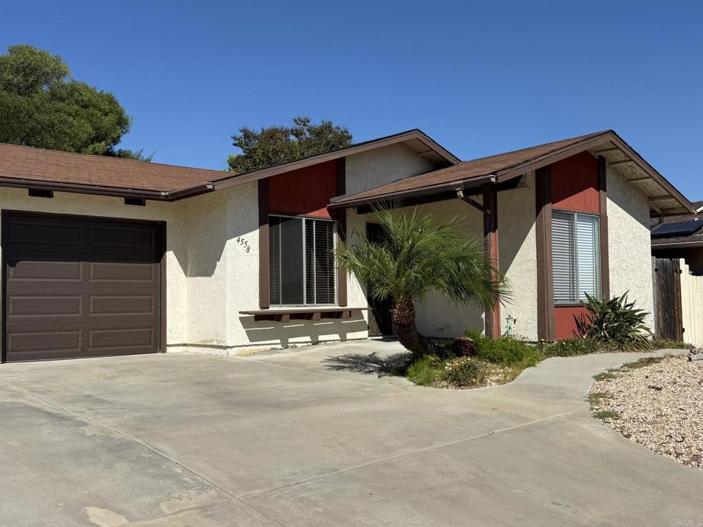 4558 Golden Ridge Drive Property Photo 4