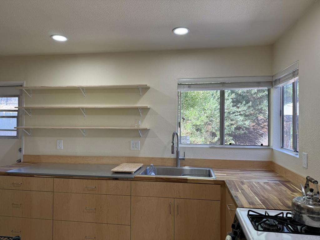 4558 Golden Ridge Drive Property Photo 8