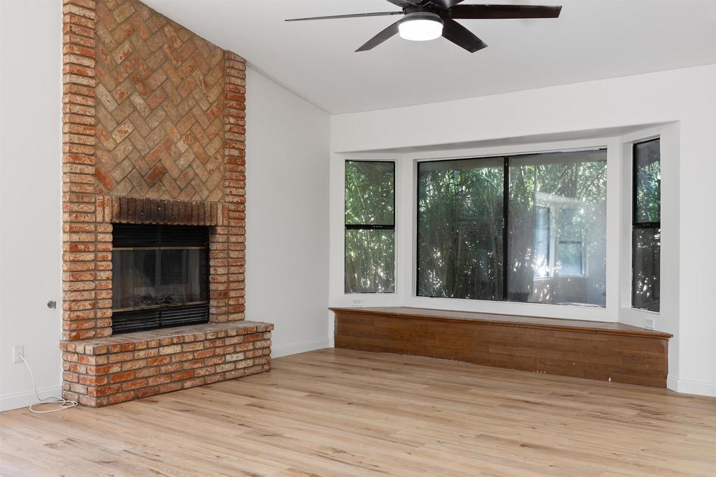 23419 Glenn Ellen Way Property Photo 6