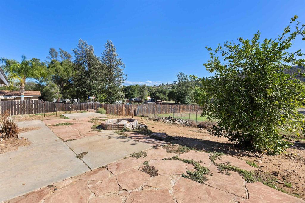 23419 Glenn Ellen Way Property Photo 34