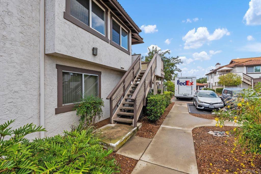 9821 Caspi Gardens Drive 2 Property Photo 3