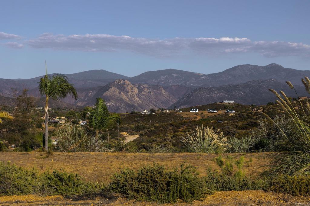 24807 Thunder Mountain Road Property Photo 2