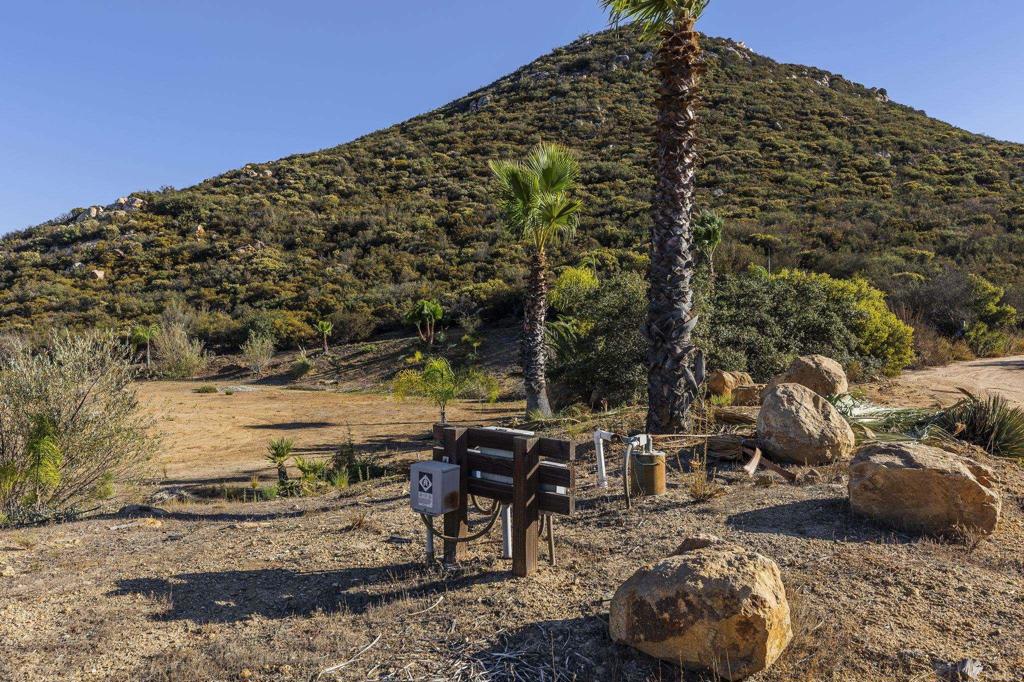 24807 Thunder Mountain Road Property Photo 6