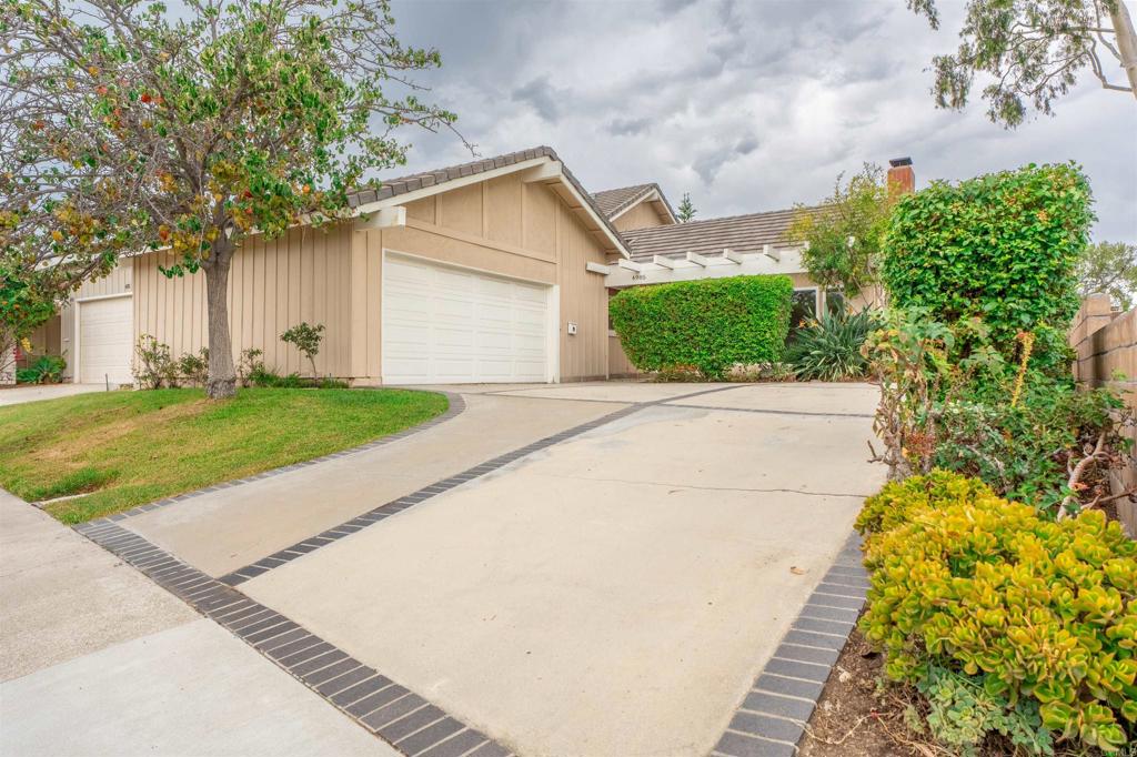 4985 Paseo Segovia Property Photo 1