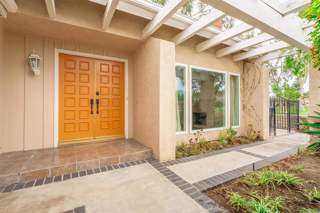 4985 Paseo Segovia Property Photo 2