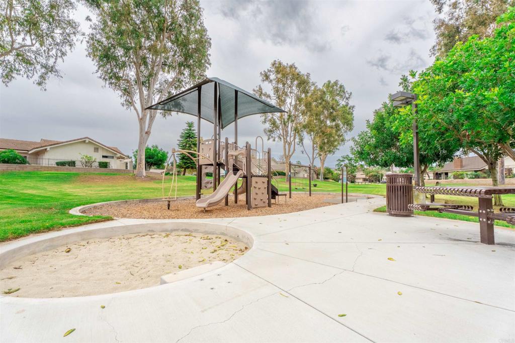 4985 Paseo Segovia Property Photo 32