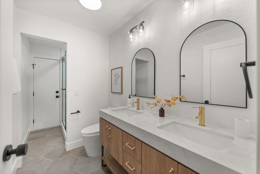 10236 Lake Meadow Lane Property Photo 17