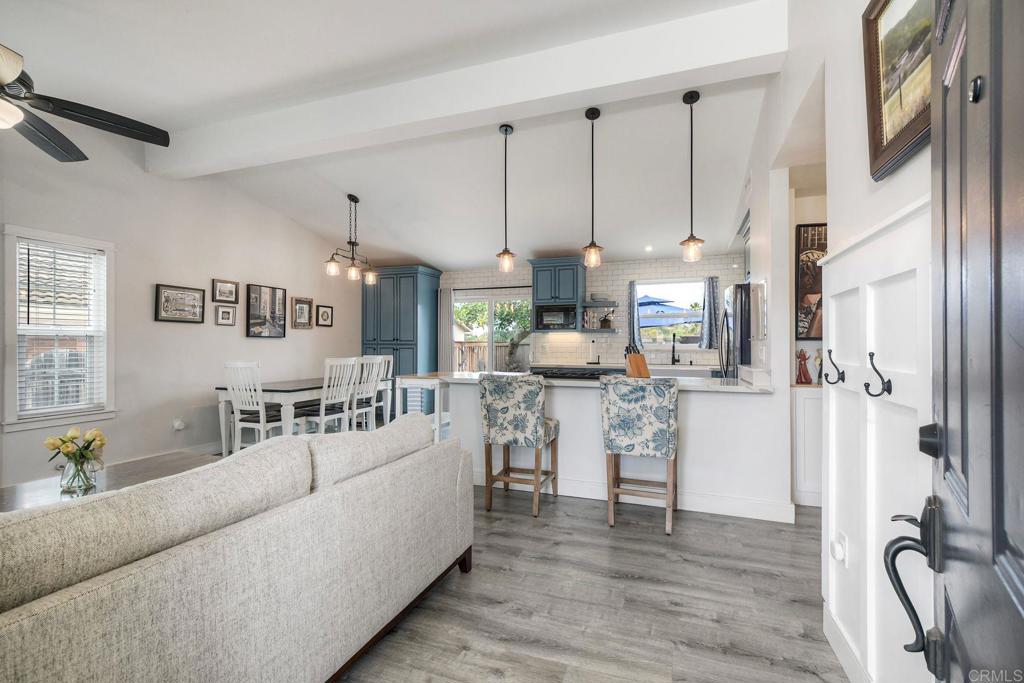2208 Dante Ter Property Photo 3