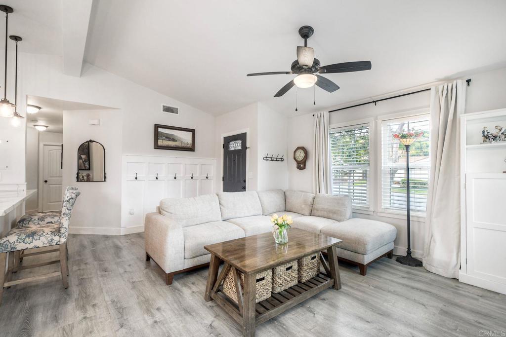 2208 Dante Ter Property Photo 6