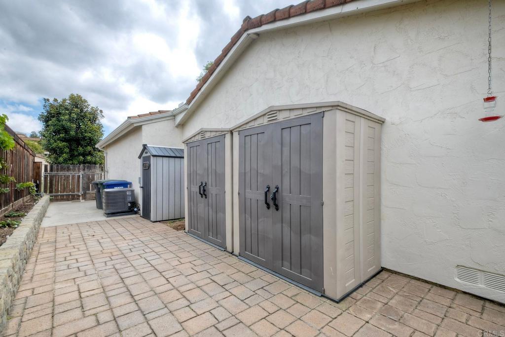 2208 Dante Ter Property Photo 32