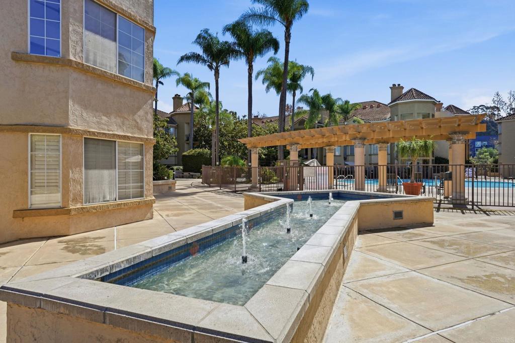 510 Camino De La Reina 106 Property Photo 29