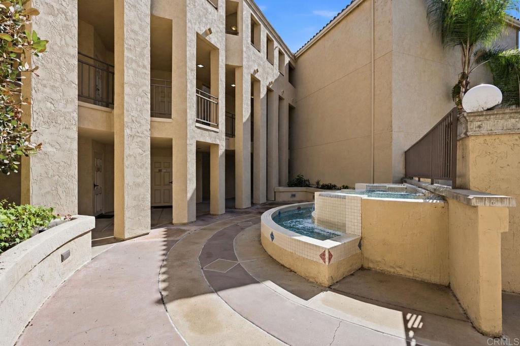 510 Camino De La Reina 106 Property Photo 32