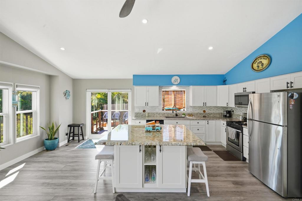 2326 Azure Lane Property Photo 4