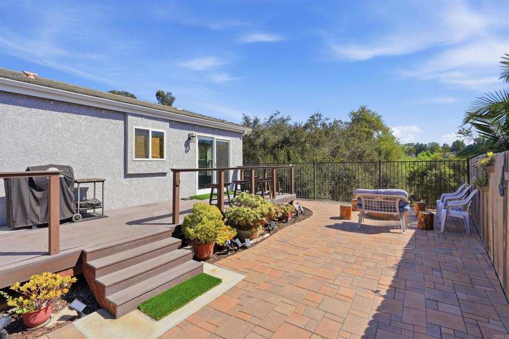 2326 Azure Lane Property Photo 21