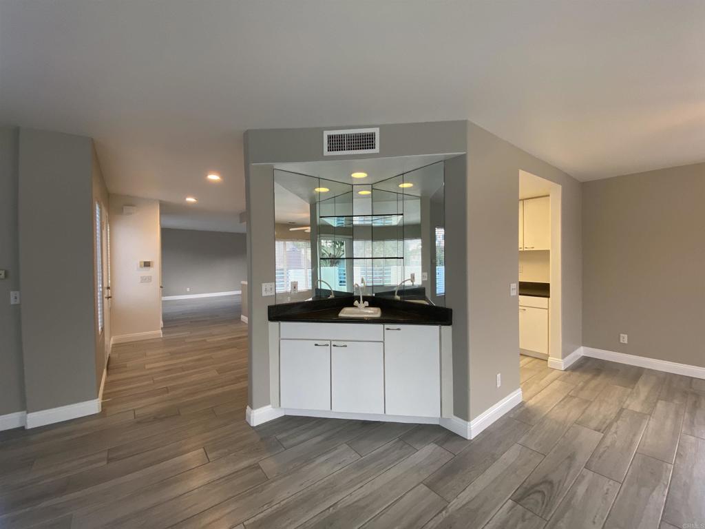 4594 Cove Drive Property Photo 14