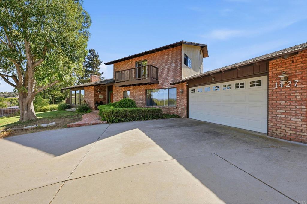 1427 El Nido Drive Property Photo 2