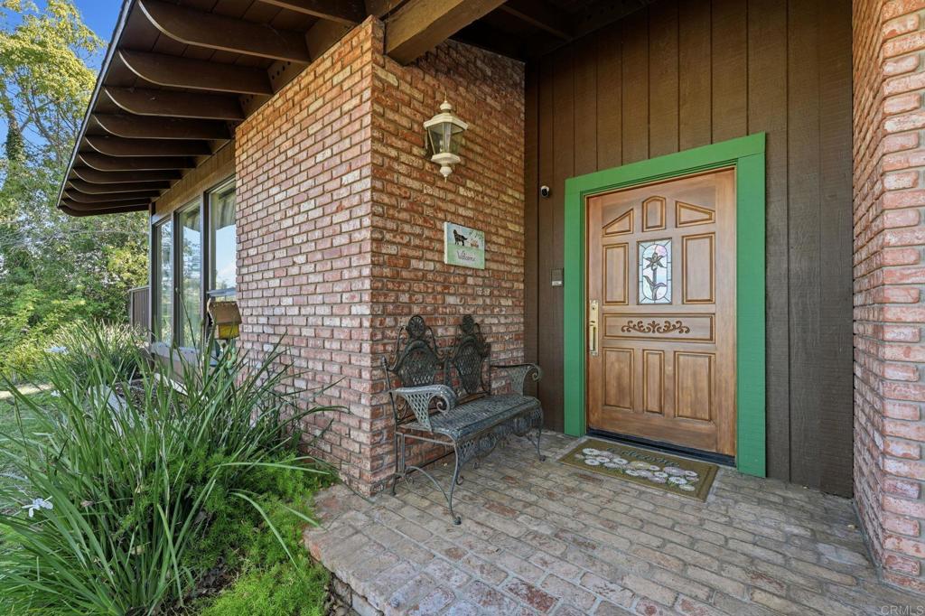 1427 El Nido Drive Property Photo 4