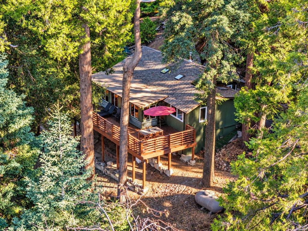22136 Crestline Road Property Photo 2