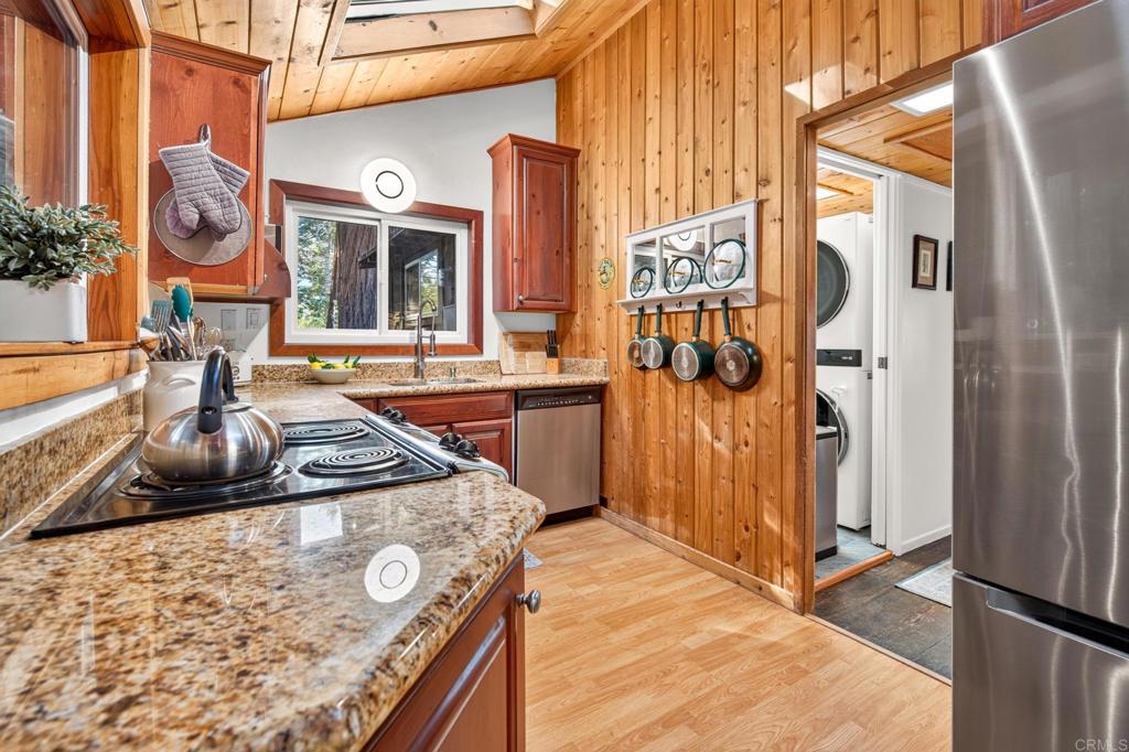 22136 Crestline Road Property Photo 5