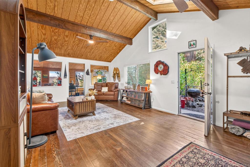 22136 Crestline Road Property Photo 6
