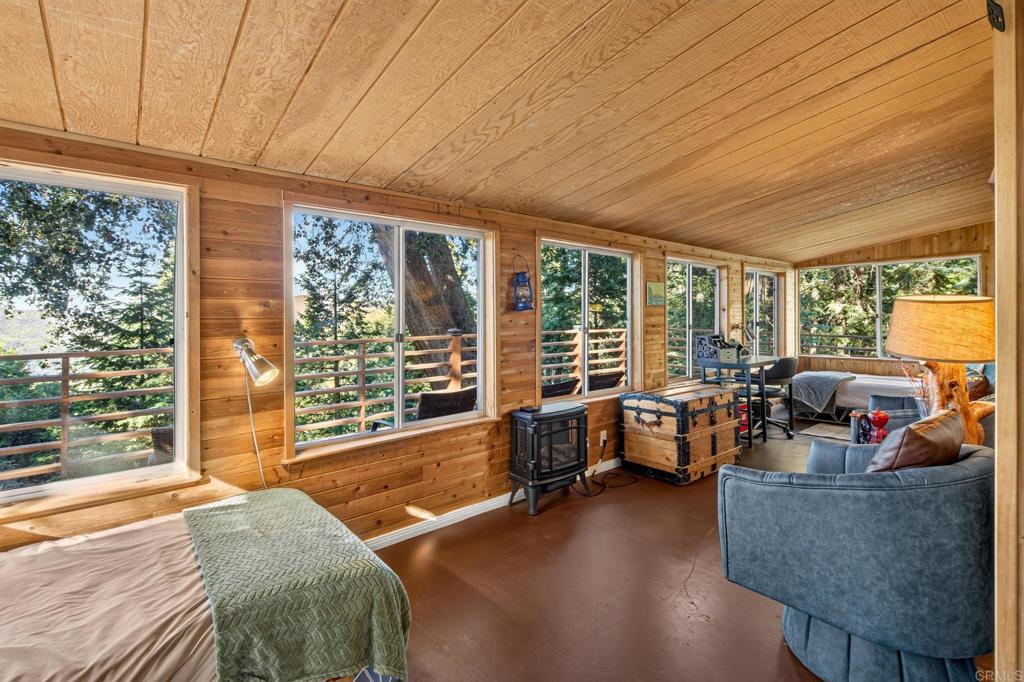 22136 Crestline Road Property Photo 12